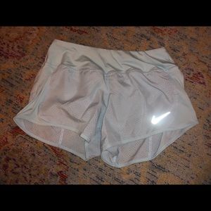 Nike✔️🏃🏼‍♀️ shorts! size small!! worn once!👍🏼